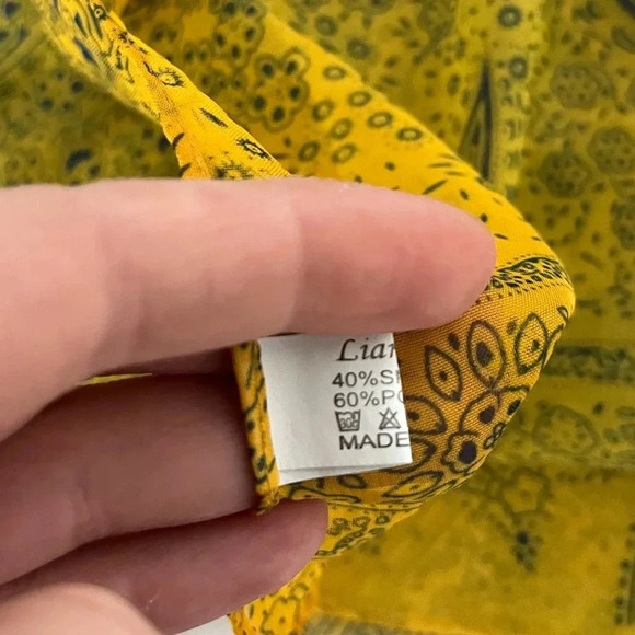 🤩HOST PICK🤩 Liang Dian/ Silk blend/ Mustard yellow scarf/ Length 60”/ Width 19” - Picture 7 of 8
